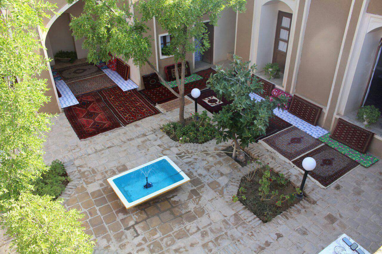 -بومگردی-زاغ-بور